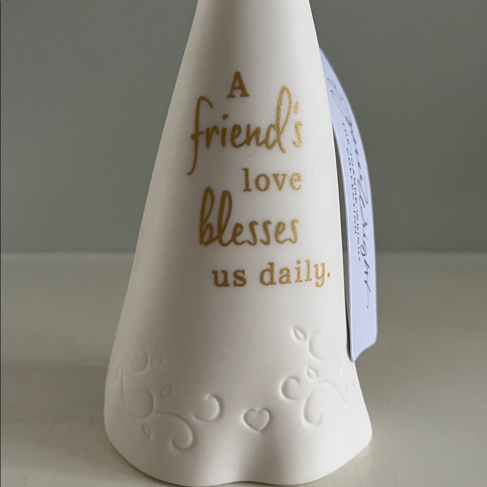 Hallmark White and Gold Angel Figurine - Picture 3 of 8